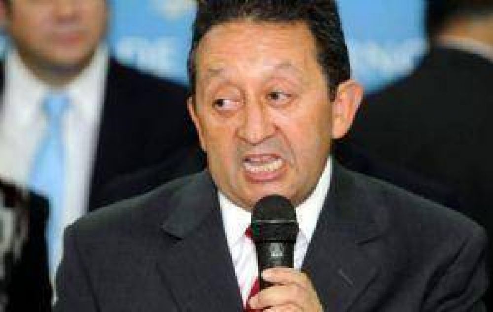 Cruces y tironeos por el decreto 699