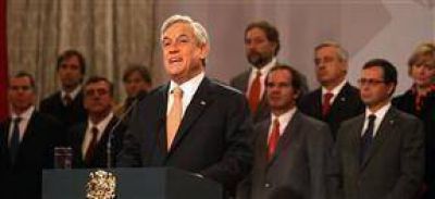 Golpeado por una crisis, Pi�era cambia el gabinete