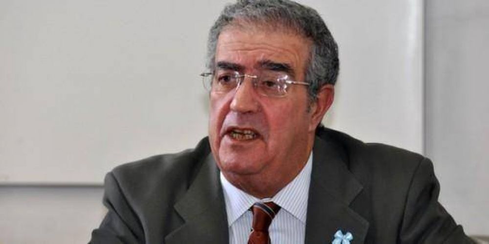 Sorpresivamente, De Rosas se tom� licencia cuando lo buscaban los legisladores