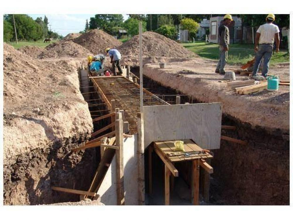 Construir�n cloacas para 3.500 hogares de San Benito