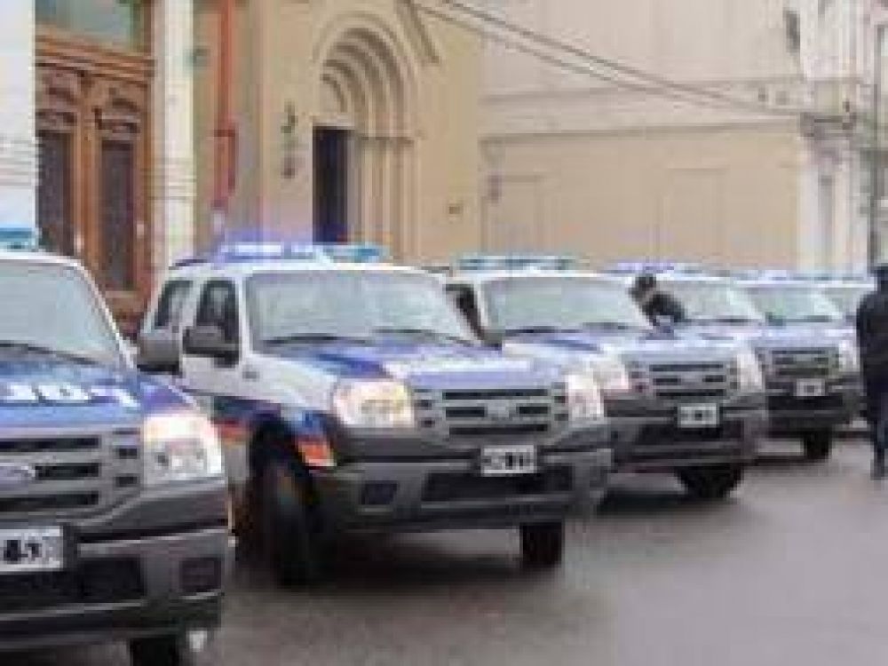 Jun�n: Intendente Meoni present� 18 nuevos patrulleros