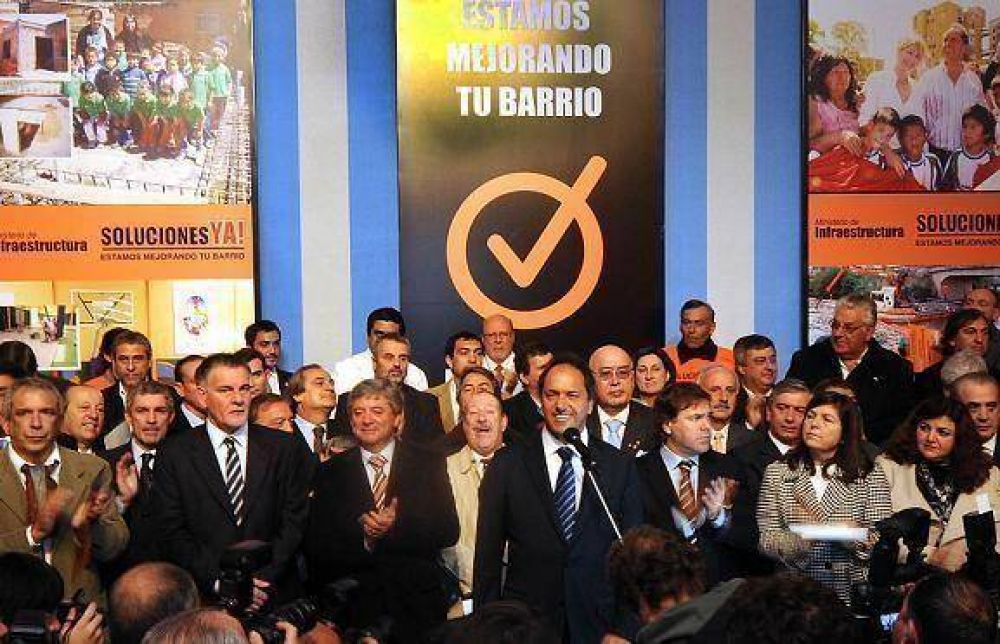 Scioli entreg� unos 25 millones de pesos a 45 Municipios para obras