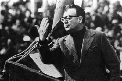 Confirman peritos internacionales que Allende se suicid�