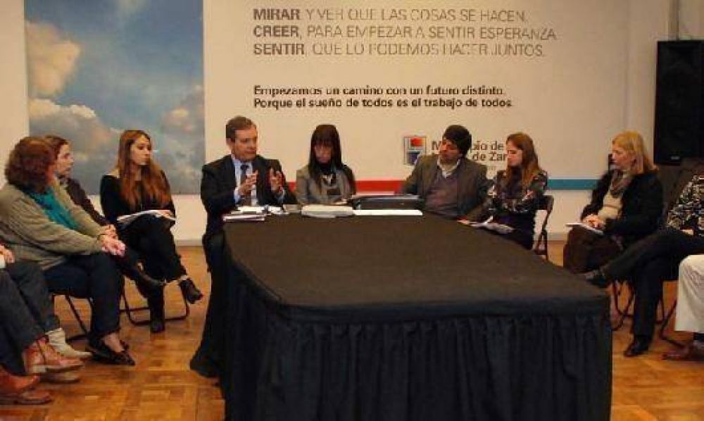 Primera reuni�n para impulsar el "E-regulations en Lomas de Zamora