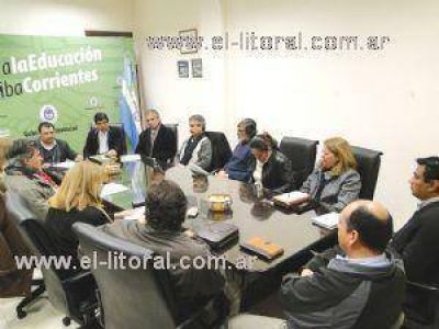 Docentes ser�an convocados para definir el tema salarial