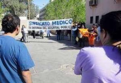 Gioja asegur� que los contratados no concursar�n su cargo 