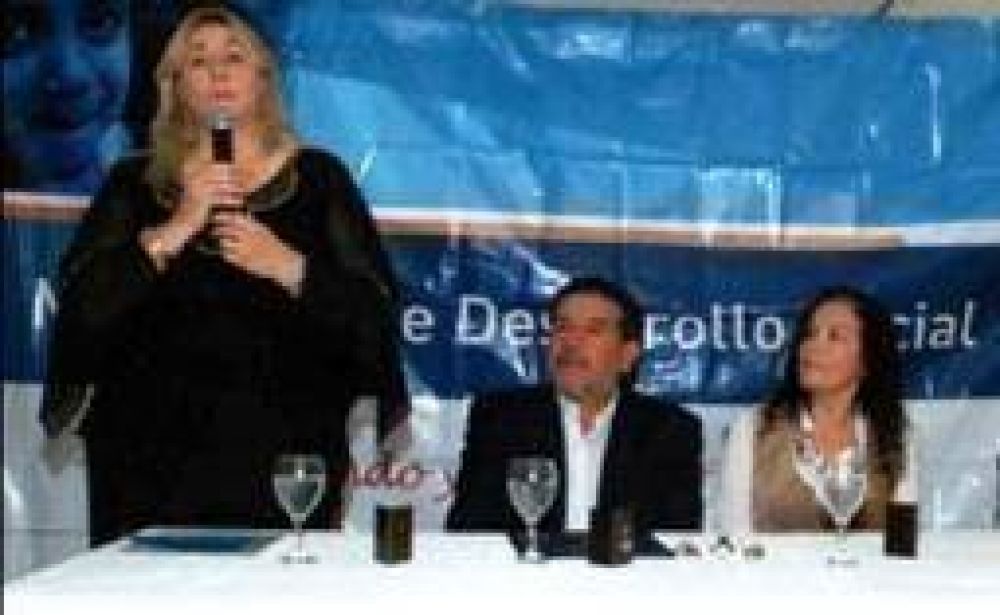 Duro cruce de palabras entre dos candidatas a legisladoras nacionales