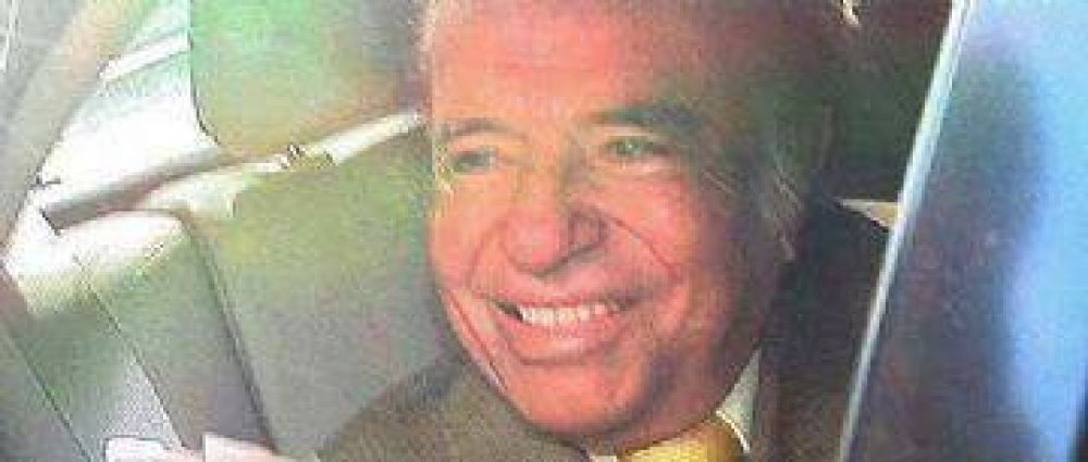 Menem evit� responder cr�ticas y festej� el d�a del amigo 