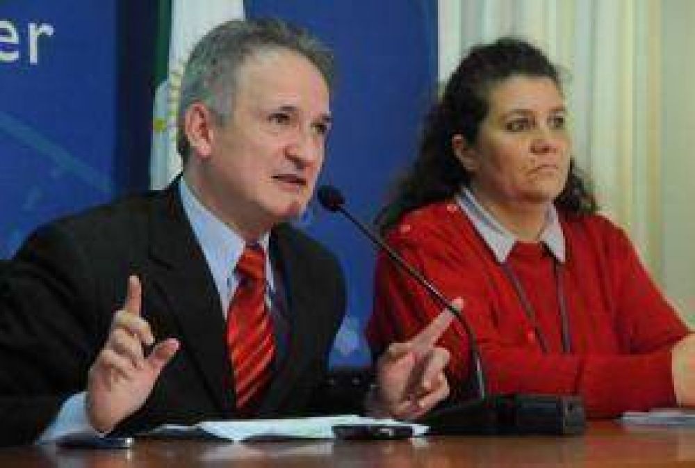 Educaci�n ratifica su pol�tica de recomposici�n salarial del 35 por ciento