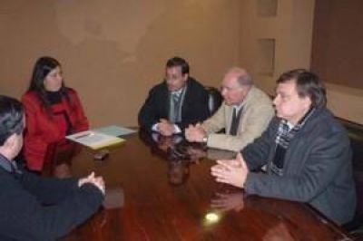 El IVUJ construir� viviendas para el personal de Aduanas
