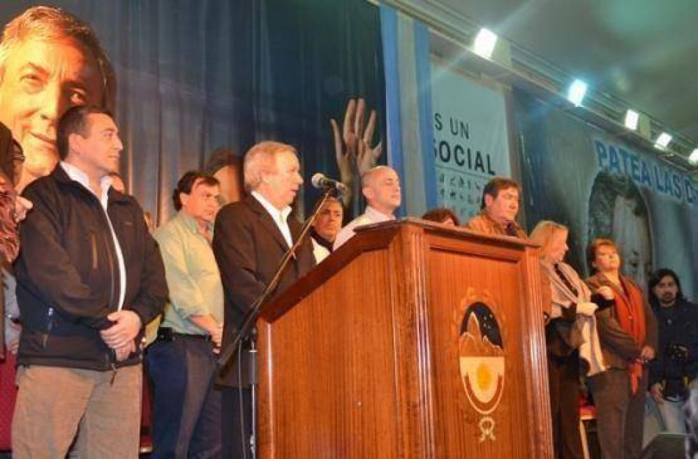 Peralta oficializ� como compa�ero de formula a Cotillo