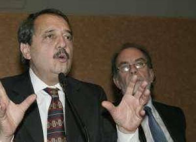 RICARDO ALFONS�N:"A los sanjuaninos les prometo respetar el federalismo"