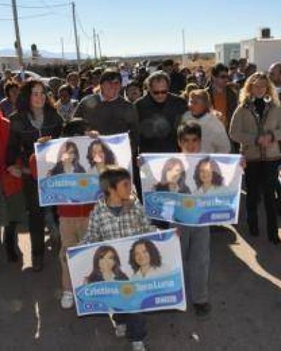 La lista oficialista celebra ser la �nica que lleva en su boleta a Cristina Kirchner