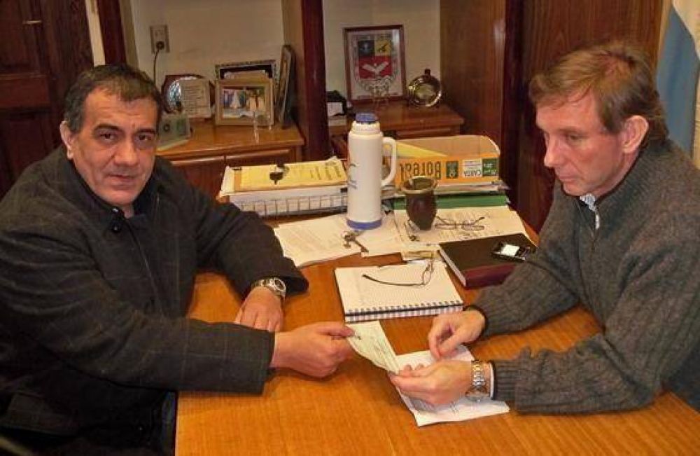 Urribarri firmar� inicio de obra de 200 viviendas y la red de agua para un barrio