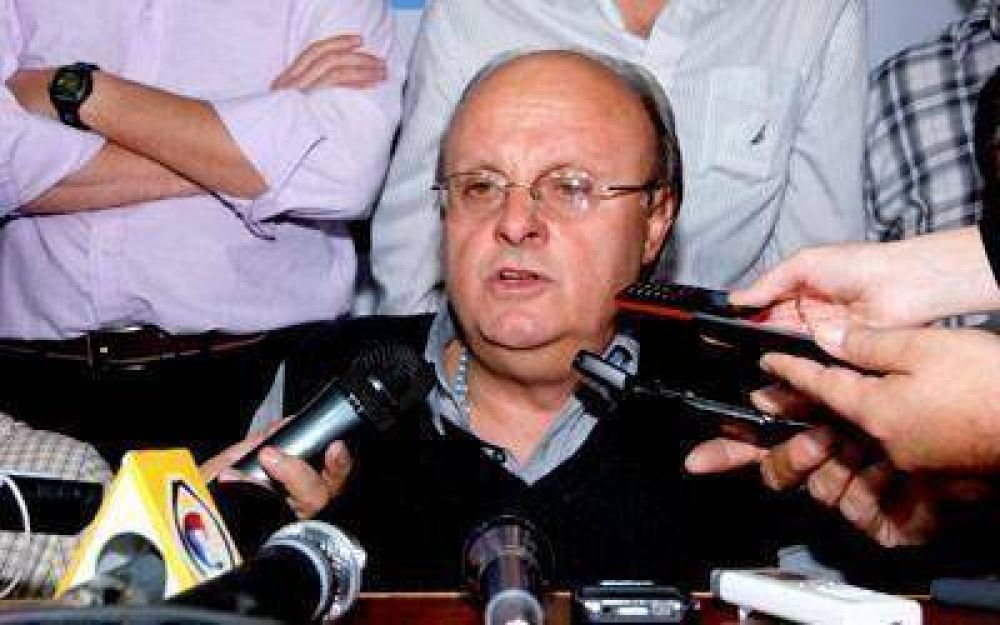 Di Pierro: las operadoras tienen que ayudarnos a reconstruir el tejido social