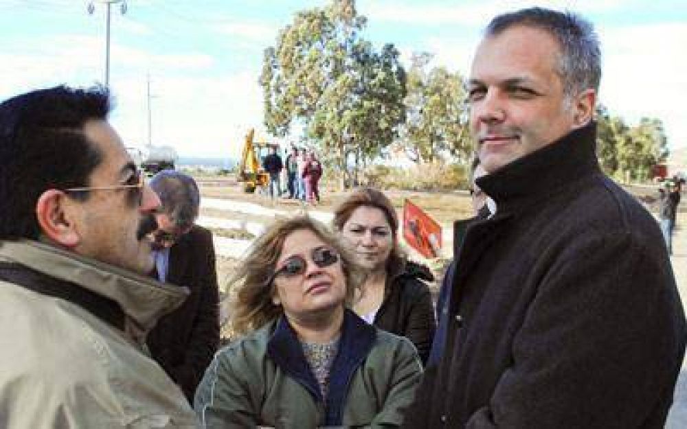 Buzzi dijo que Ingram y Almir�n nunca presentaron su renuncia