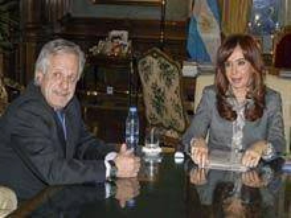 En lunes en Olivos, Cristina y Saiz van al acto del plan estrat�gico agroalimentario