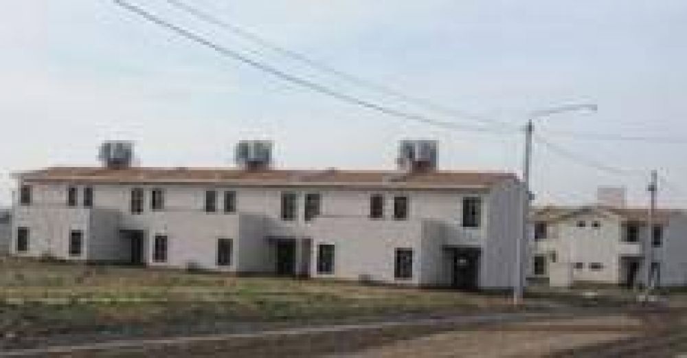 Nueva entrega de viviendas en Lomas de Taf�