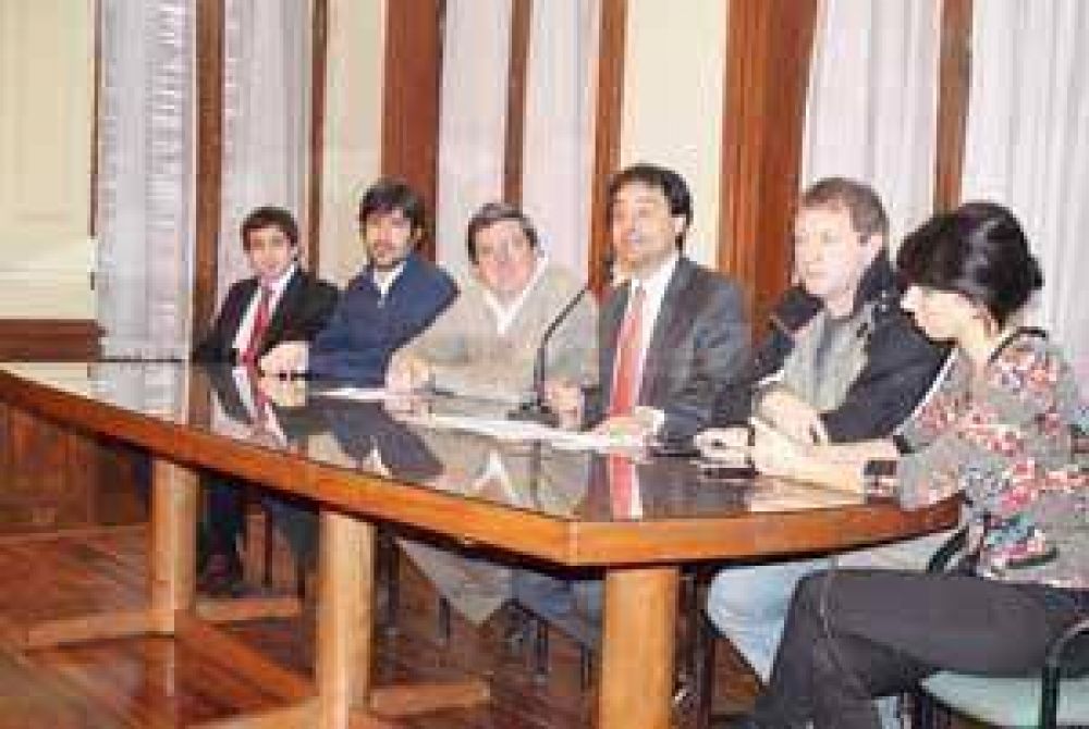 El Municipio entreg� m�s de 70 microcr�ditos a vecinos de Chivilcoy 