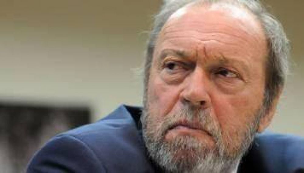 Biolcati cuestion� a Buzzi por amenazar con cortes de ruta