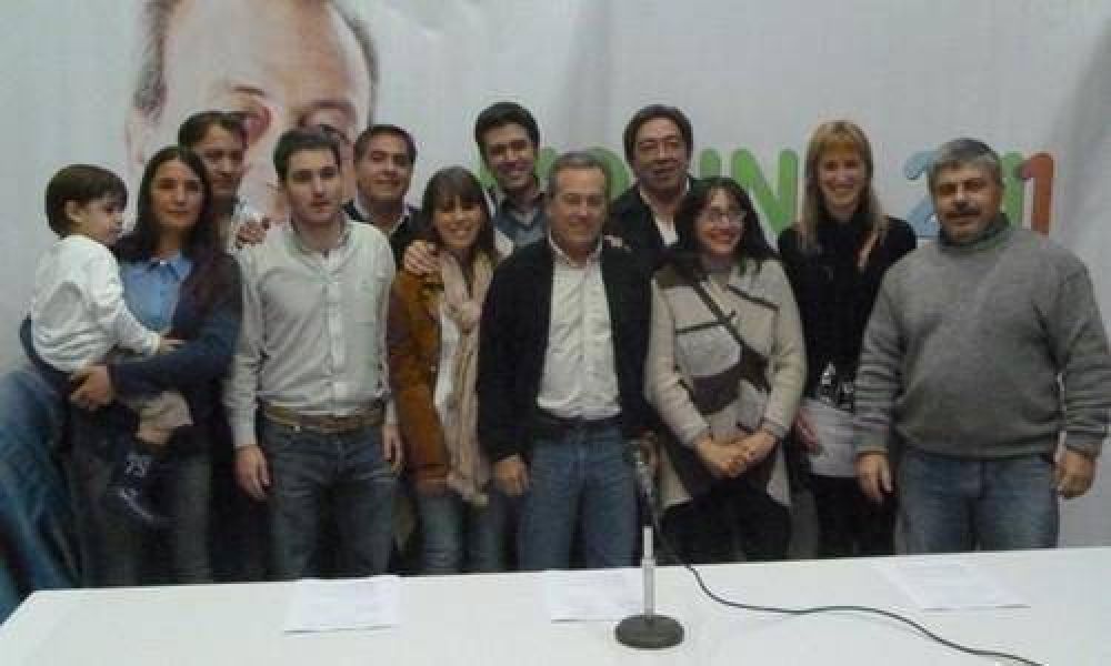 Molina present� su plataforma de gobierno 2011-2015  