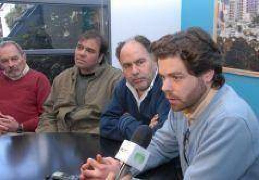 En Tandil, Cafiero se reuni� con trabajadores de una planta recuperada y con preservacionistas
