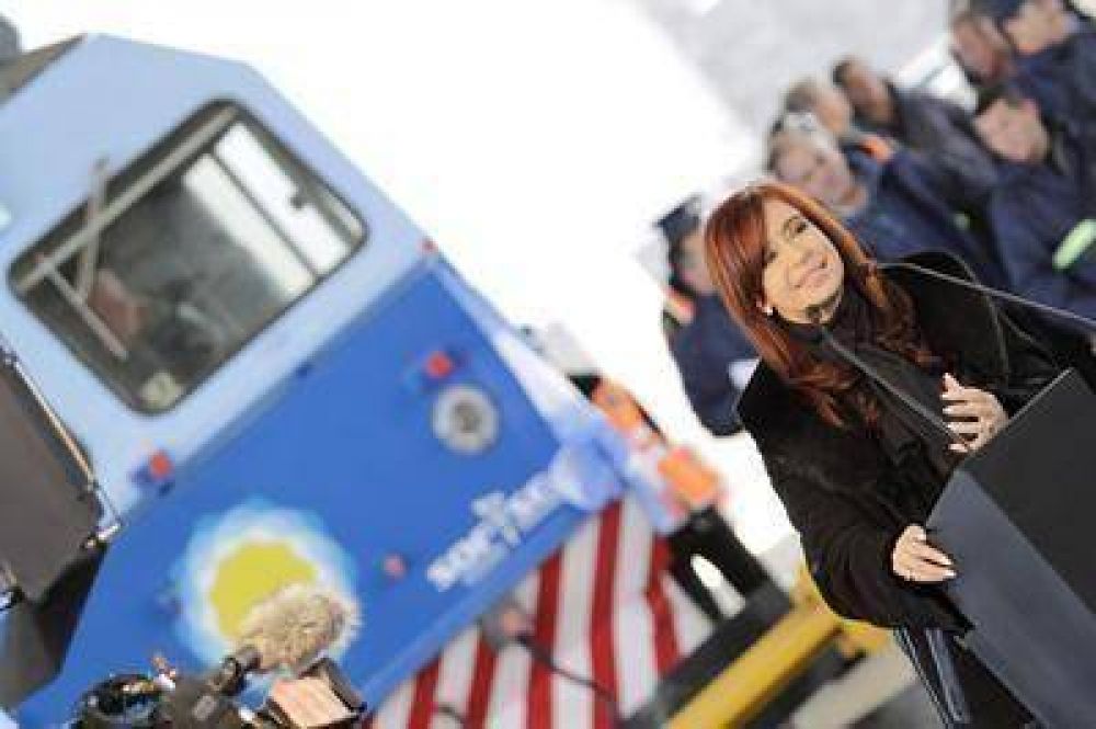 La Presidenta inaugur� la Ferroautomotora y anunci� m�s obras para Mar del Plata