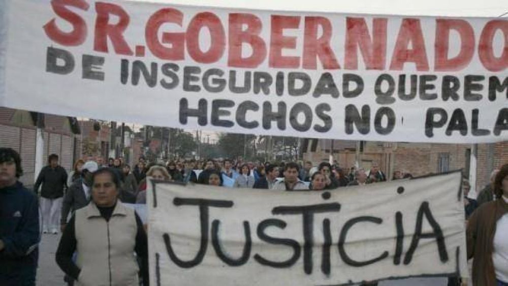En Barrio Kennedy los vecinos exigieron �justicia, seguridad y menos mentiras� 