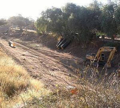  Denuncian destrucci�n ambiental y cultural en la zona del puente Blanco
