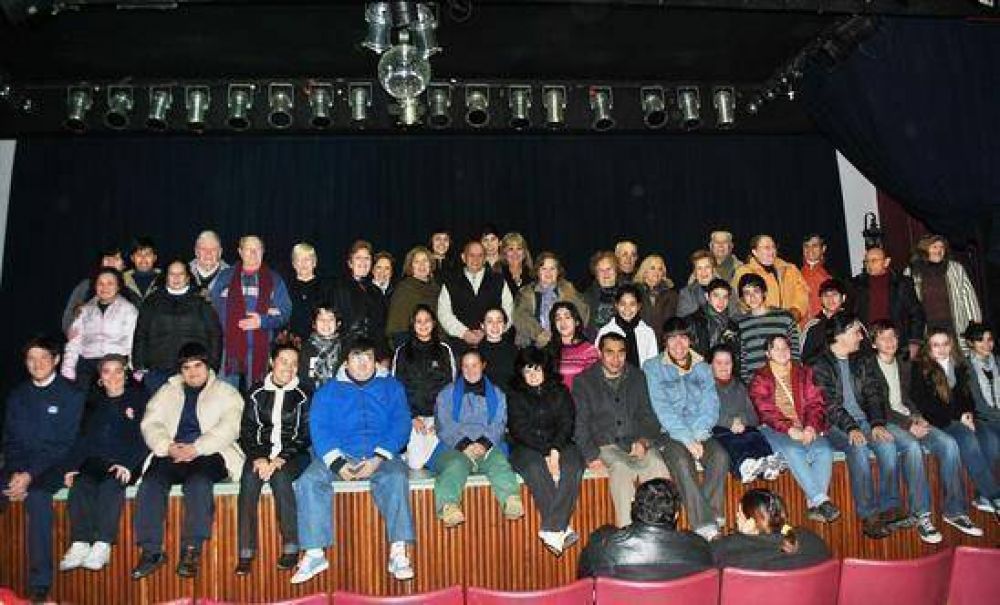 Disciplinas art�sticas: Autoridades municipales se reunieron con los ganadores locales de los Juegos BA