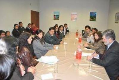 Bloque de la UCR impulsar� proyecto para regularizar la situaci�n de los contratados