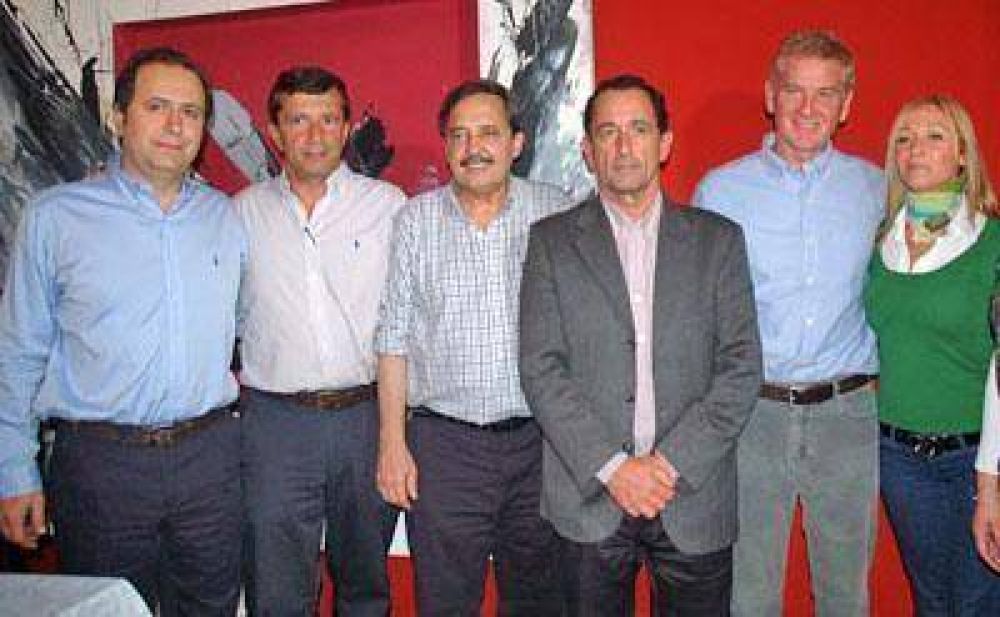 Ricardo Alfons�n y Francisco de Narv�ez visitaron Pergamino