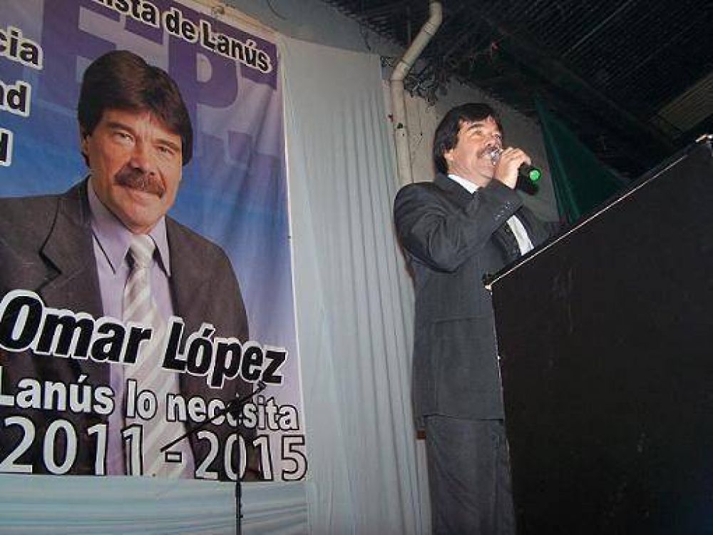 OMAR LOPEZ FESTEJ� EL D�A DEL AMIGO Y PRESENT� EN PUBLICO A SUS CANDIDATOS