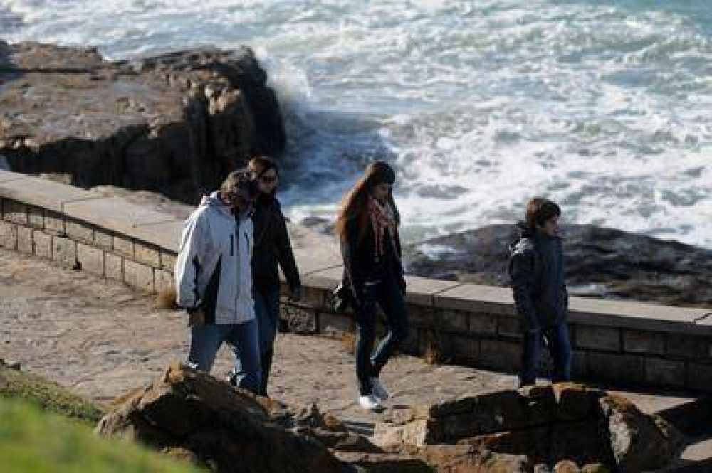 Miles de turistas en el fin de semana m�s fuerte de las vacaciones de invierno