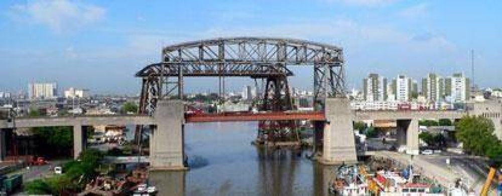 Piden que se ponga en funcionamiento el puente transbordador de La Boca