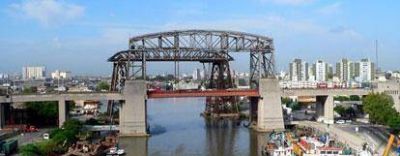 Piden que se ponga en funcionamiento el puente transbordador de La Boca