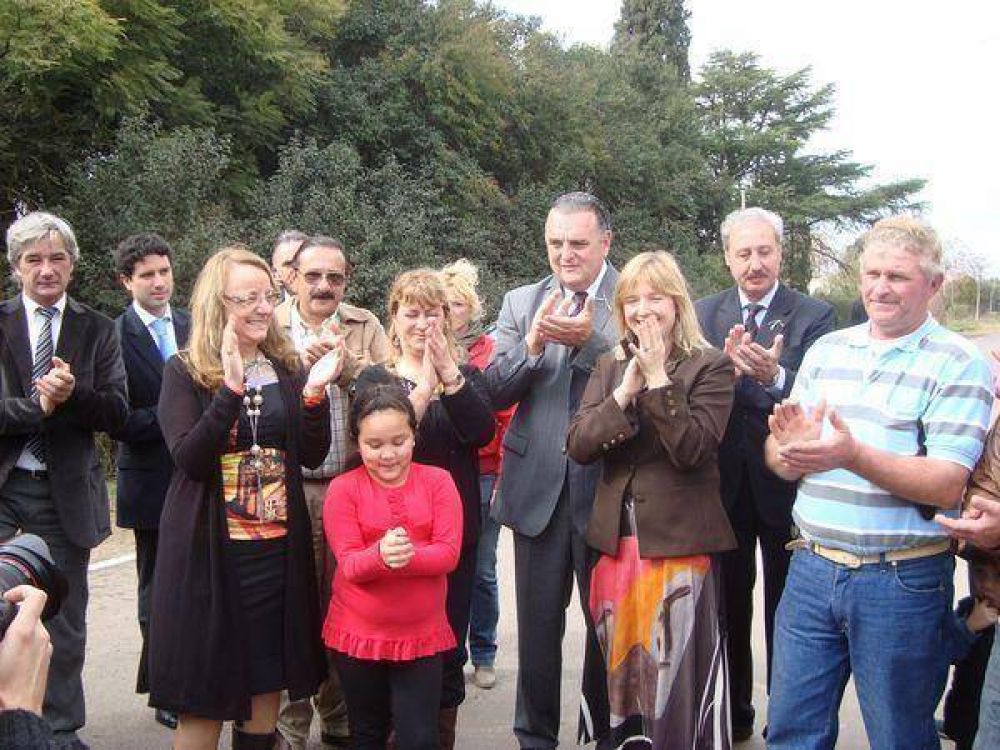 Alicia Kirchner, �lvarez Rodr�guez y Carossi inauguraron obras