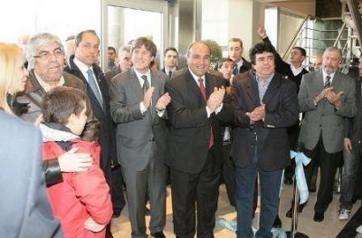 Qued� inaugurada la sede del sanatorio para Camioneros