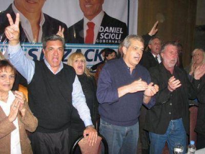 Slezack present� su lista para la reelecci�n