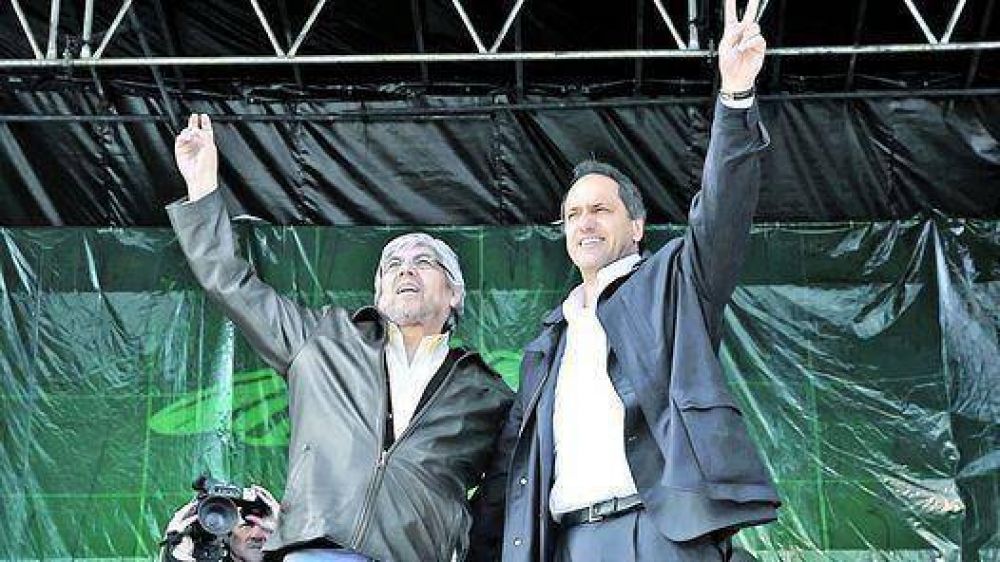 Moyano pidi� por Cristina pero avis�: �Nunca habr� otra mujer como Evita�