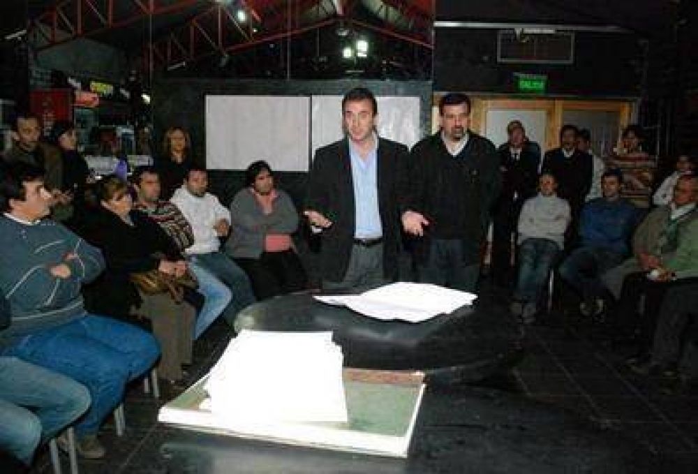 Paco y Ciurca escucharon, escribieron y tambi�n hablaron en Tunuy�n