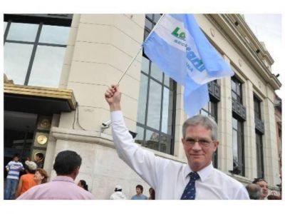Bancarios marchar�n hoy a Casa de Gobierno