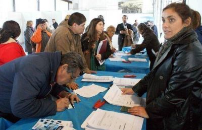 GRAL. PUEYRRED�N - Entregaron las primeras 500 Tarjetas del Programa de Complemento Alimentario Familiar