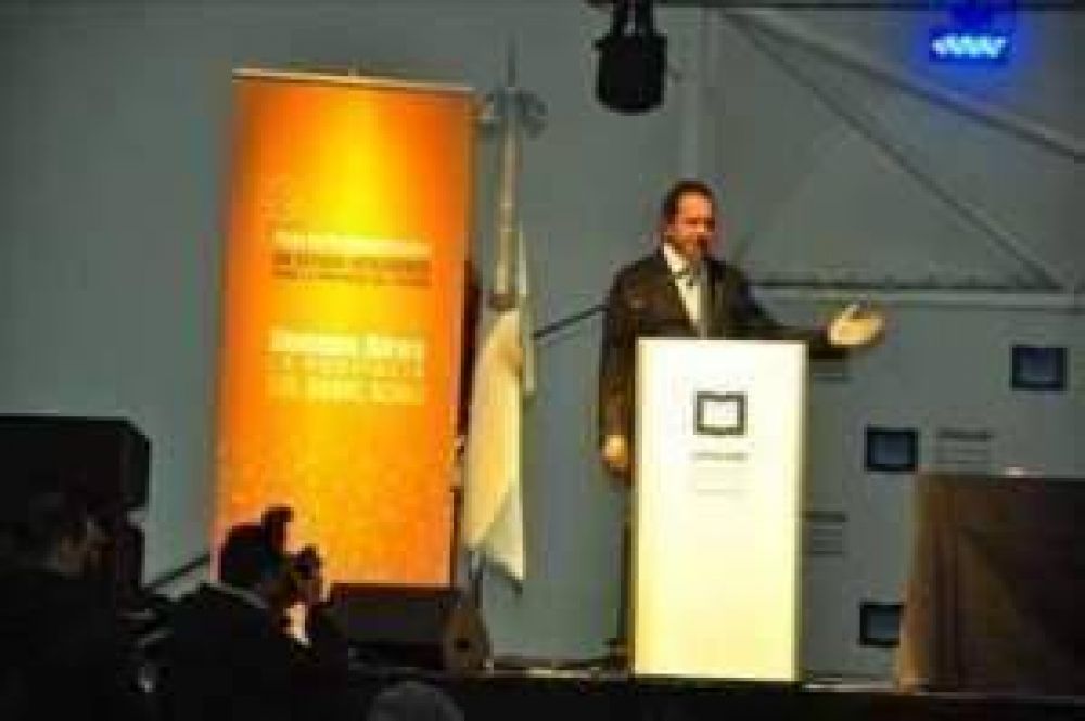 Scioli otra vez elogioso con Ivoskus