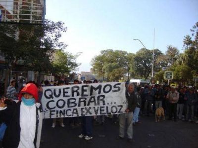 Golondrinas desesperados ruegan que les paguen por la cosecha