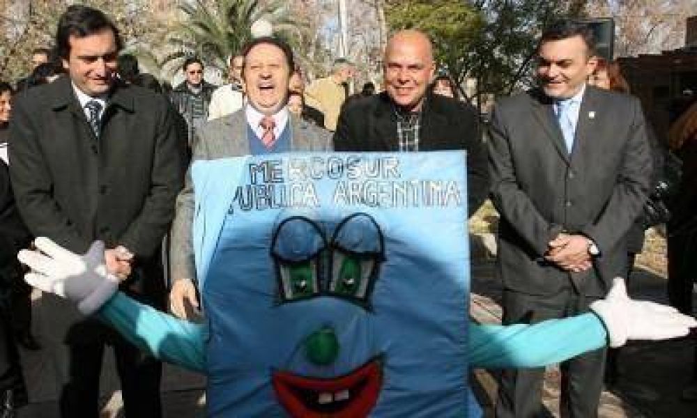 Jaque: "Estamos dispuestos a poner la cara y tener una discusi�n seria"