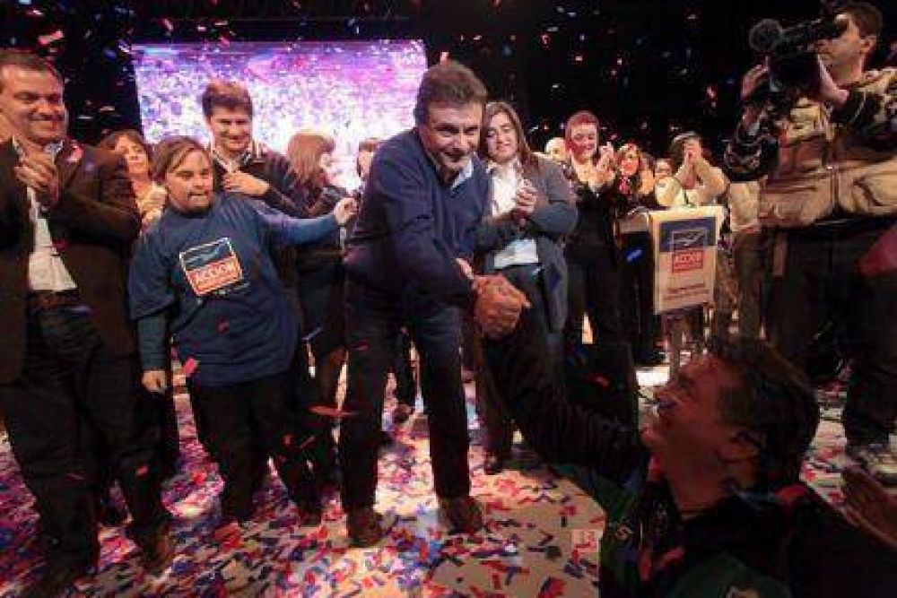 Pulti lanz� su campa�a y confi� �seguir adelante con Cristina y Daniel�