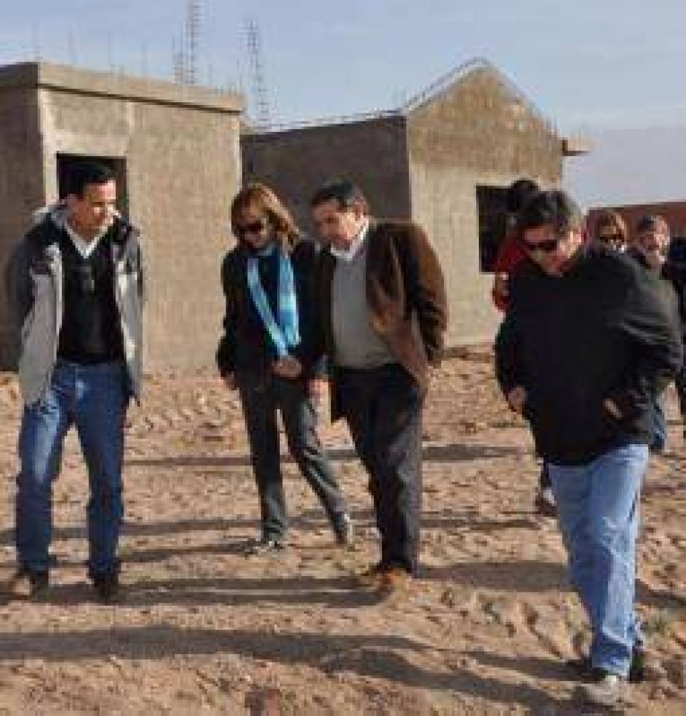 Beder Herrera pronostic� un 2011 r�cord en la construcci�n de viviendas sociales