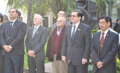 El vicegobernador Braillard Poccard destac� junto a la comunidad peruana la integraci�n regional