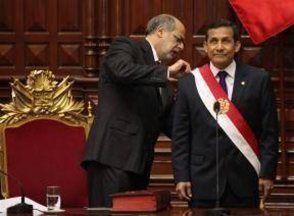 Asumi� Humala y estall� una pol�mica